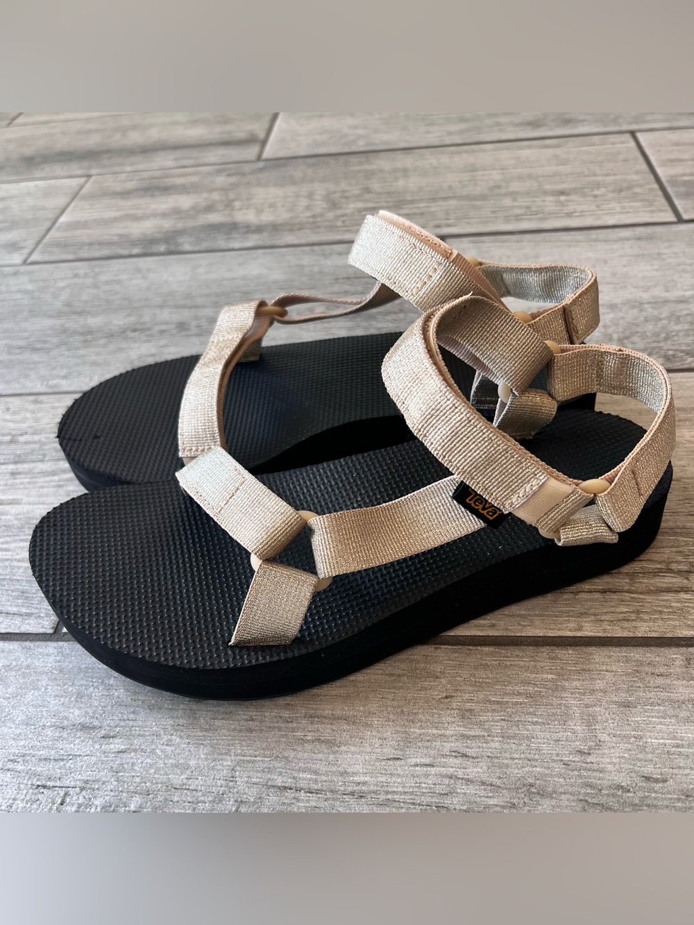 TEVA MIDFORM WOMEN SANDALS METALLIC CHAMPAGNE US 8 /UK 6 /EU 39 LIKE NEW